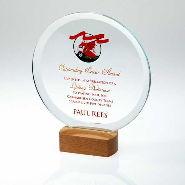 CLEAR GLASS CIRCLE ON LIGHT WOOD BASE (10mm THICK) - 7.25in
