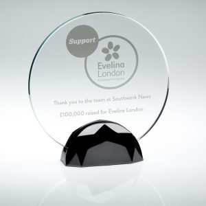 CLEAR GLASS ROUND PLAQUE (10mm THICK) IN GUN METAL BASE - 6.5in